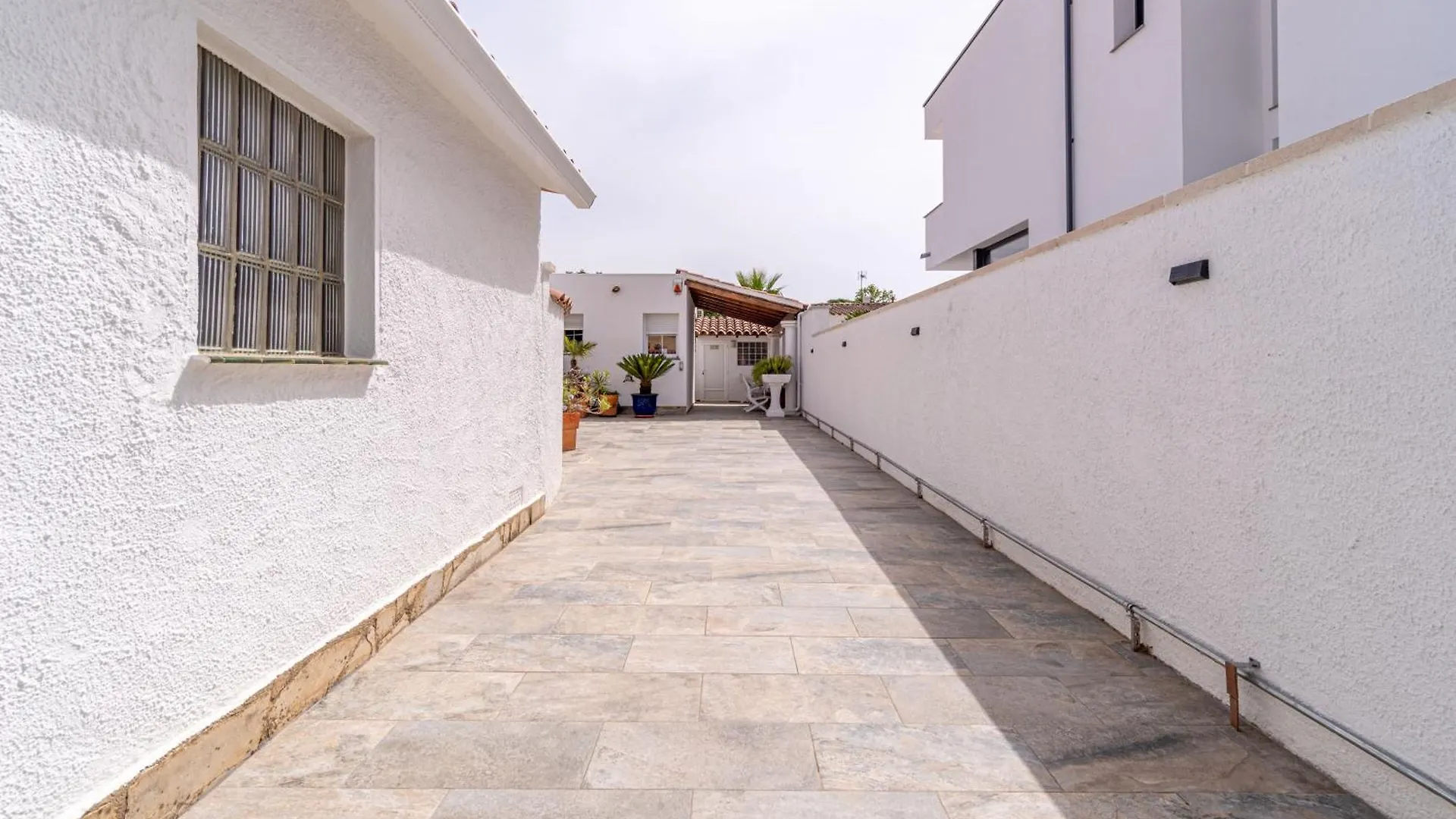 Villa Apart-Rent Casa Alberes 0080 Empuriabrava Spanien